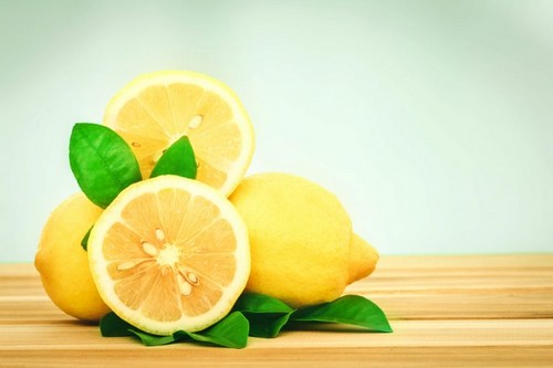 Citroner kan bruges til kager og drinks