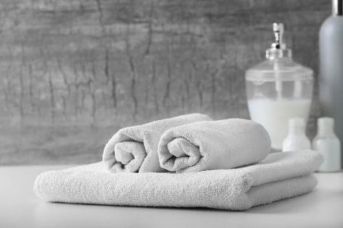 5 essentielle stykker badeværelsestilbehør