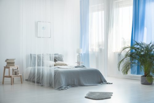 et lyst soveværelse til at dekorere din seng