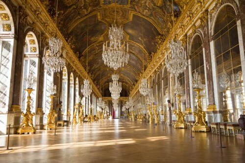 Versailles-paladset ligger tæt på Paris