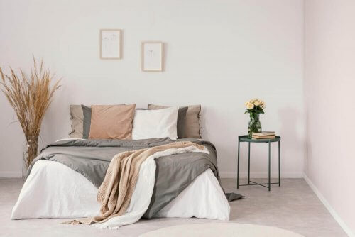 Sådan indretter du dit soveværelse med neutrale farver