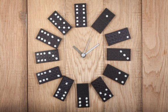 dominobrikker som ur