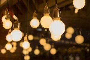 Gør-det-selv lamper: en original måde at indrette dit hjem