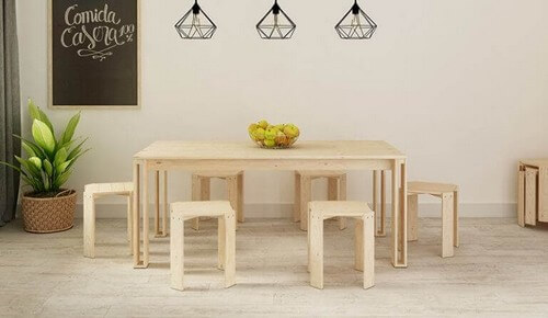 Spisebordssæt lavet af miljøvenligt træ 