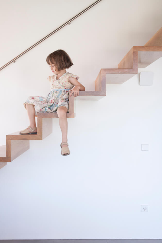 Svævende trapper kan være farlige, hvis du har små børn.
