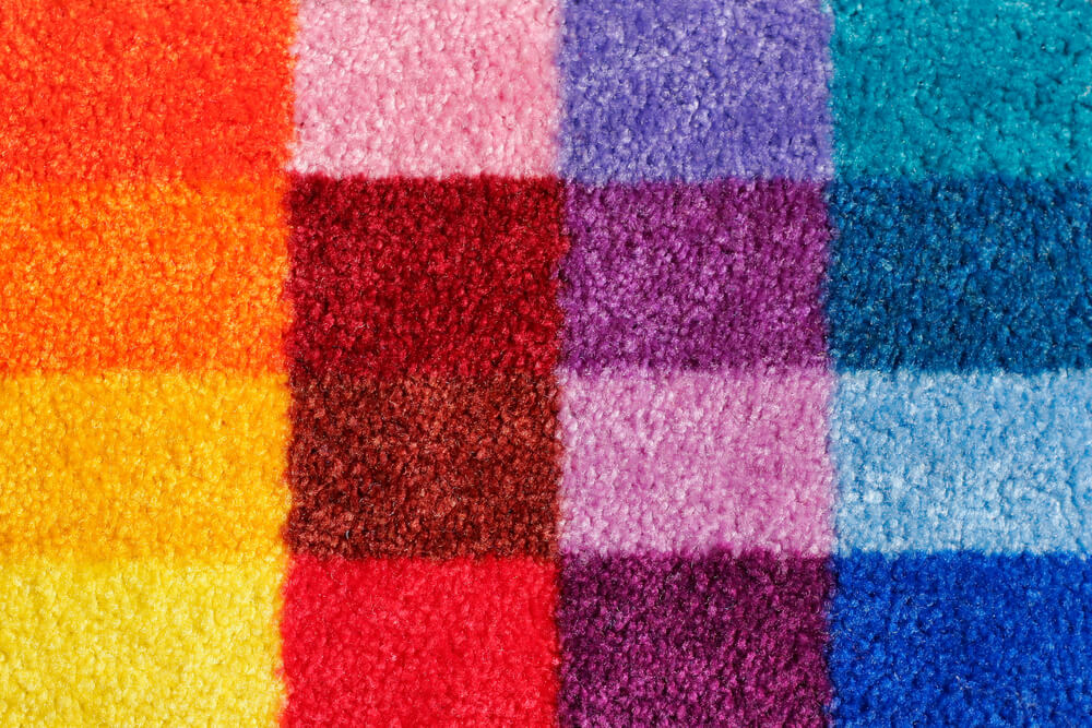 tæppe i forskellige farver
