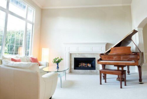 klaver i indretning af stue