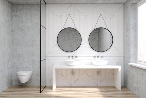 Et badeværelse i minimalistisk stil