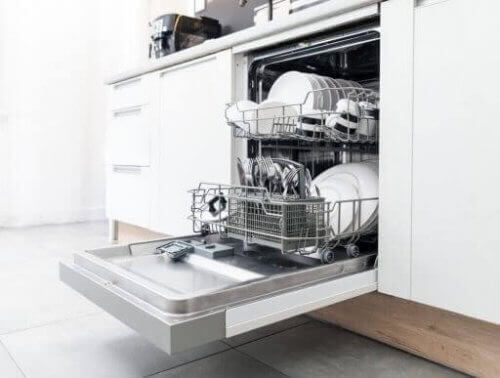Opvaskemaskiner kan hjælpe dig med at spare tid og kræfter 