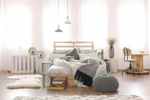 Pladsbesparende møbler til dit soveværelse