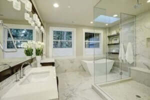 badeværelsestrends med marmor