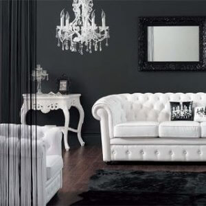 Sofa im klassischen Wohnzimmer