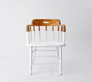 Stuhl im Half-painted-Stil