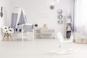 Kinderzimmer ganz in Weiß