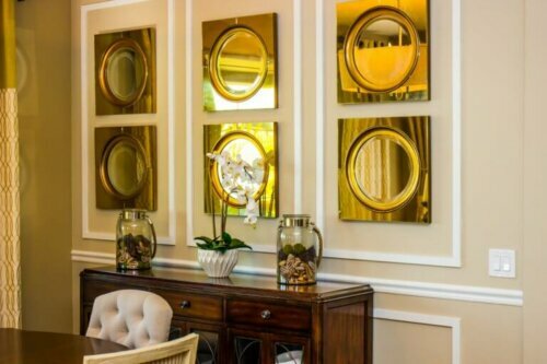 Dekoration mit Spiegeln lässt Räume größer wirken