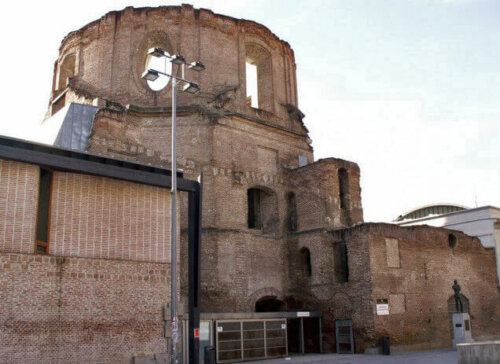 Ruine als Teil des heutigen Kulturzentrums