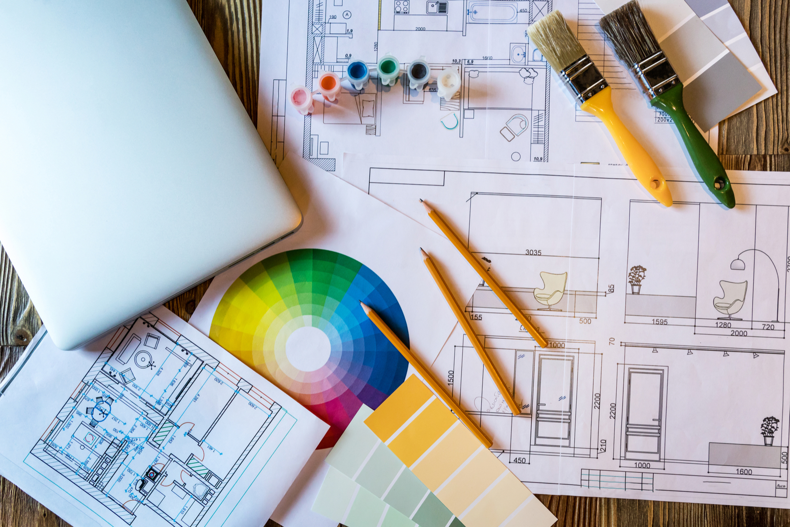 Differences between an architect and an interior designer.