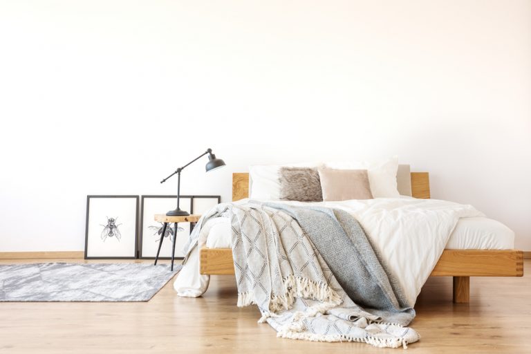 El uso de plaids: gran tendencia para decorar camas