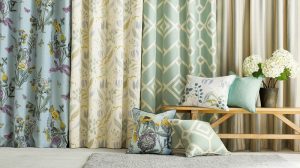 4 ideas para colgar cortinas en tu salón