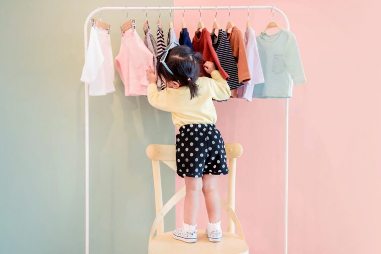 5 pasos para decorar una tienda de ropa para niños