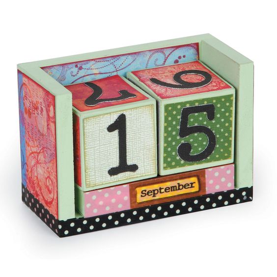 Calendario con cubos de madera.
