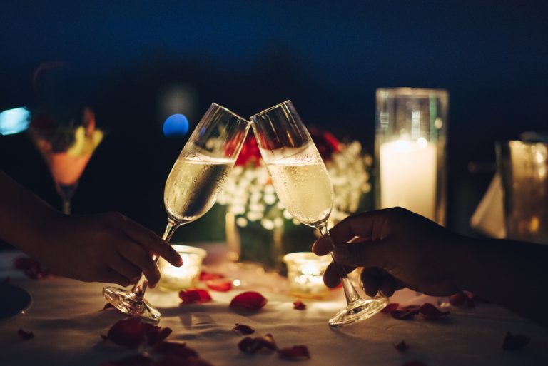 Cómo decorar una cena romántica