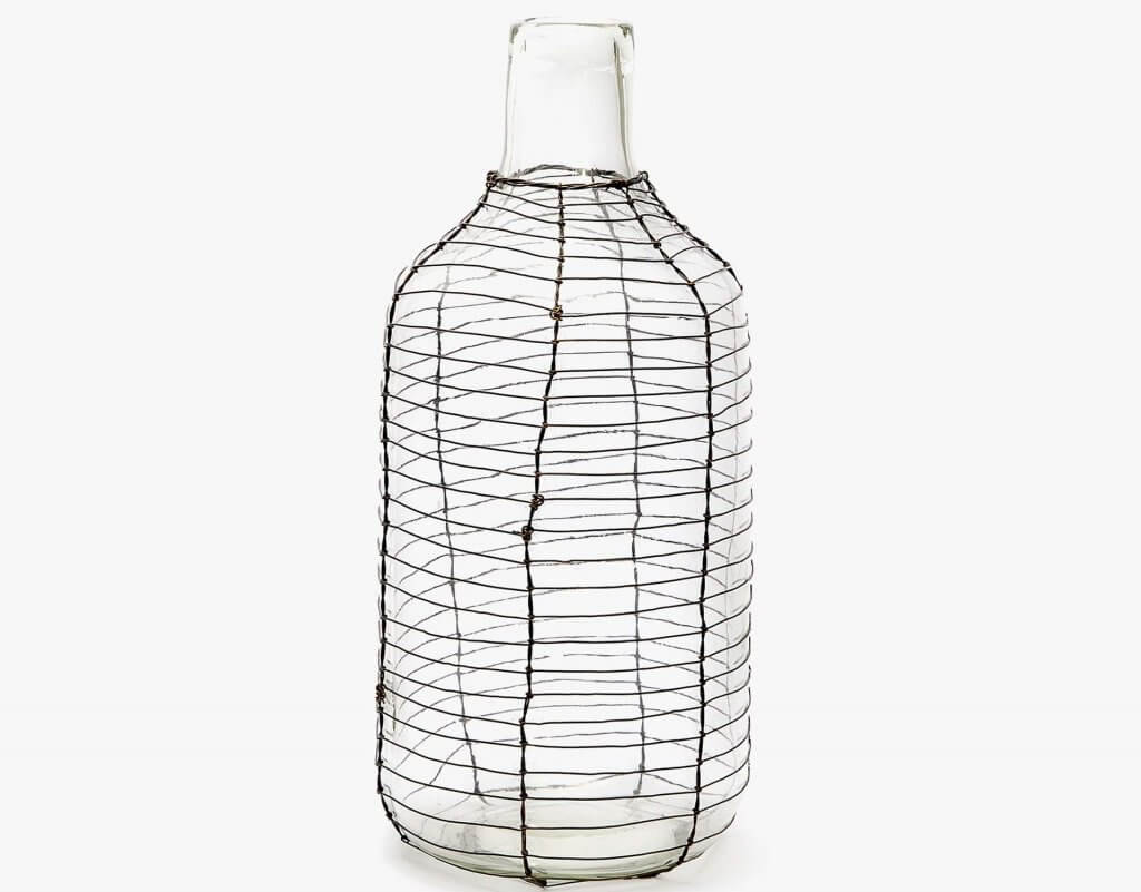 This glass and wire mesh modern style vases is really versatile.