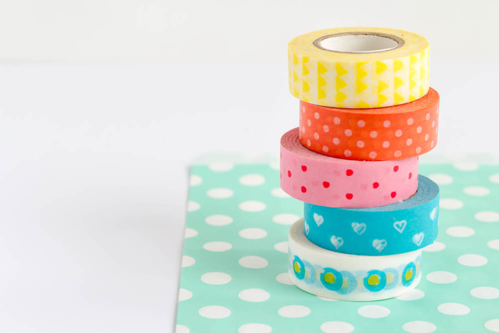 Decorate with washi tapes.