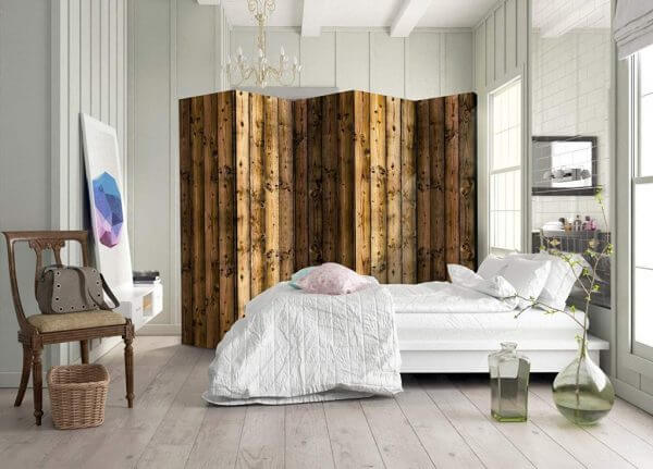 Biombo de madera para dormitorio.