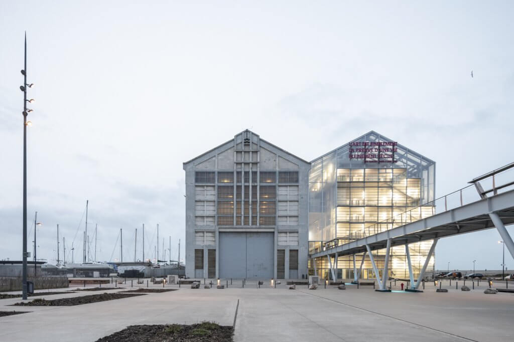 Fábrica rehabilitada en Dunkerque.