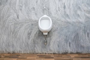 Urinarios modernos para el baño