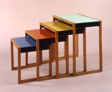 Piezas icónicas: mesas apilables de Josef Albers