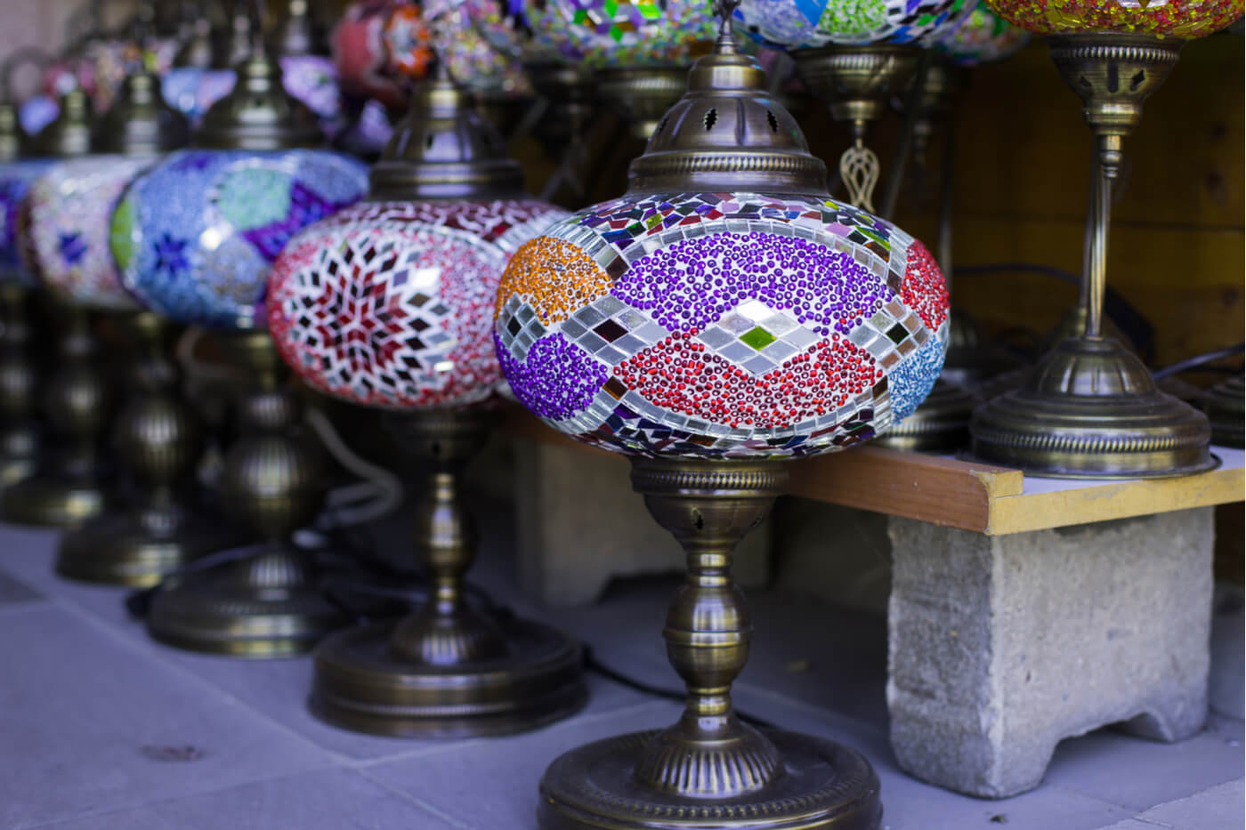El encanto de las lámparas turcas en la decoración