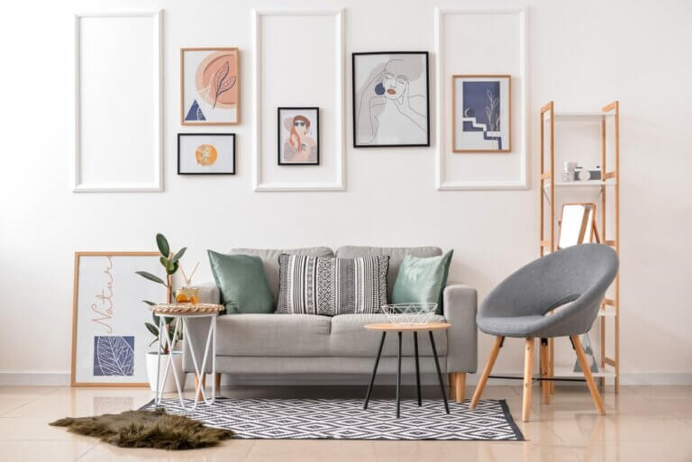 5 ideas para decorar la pared de detrás de tu sofá
