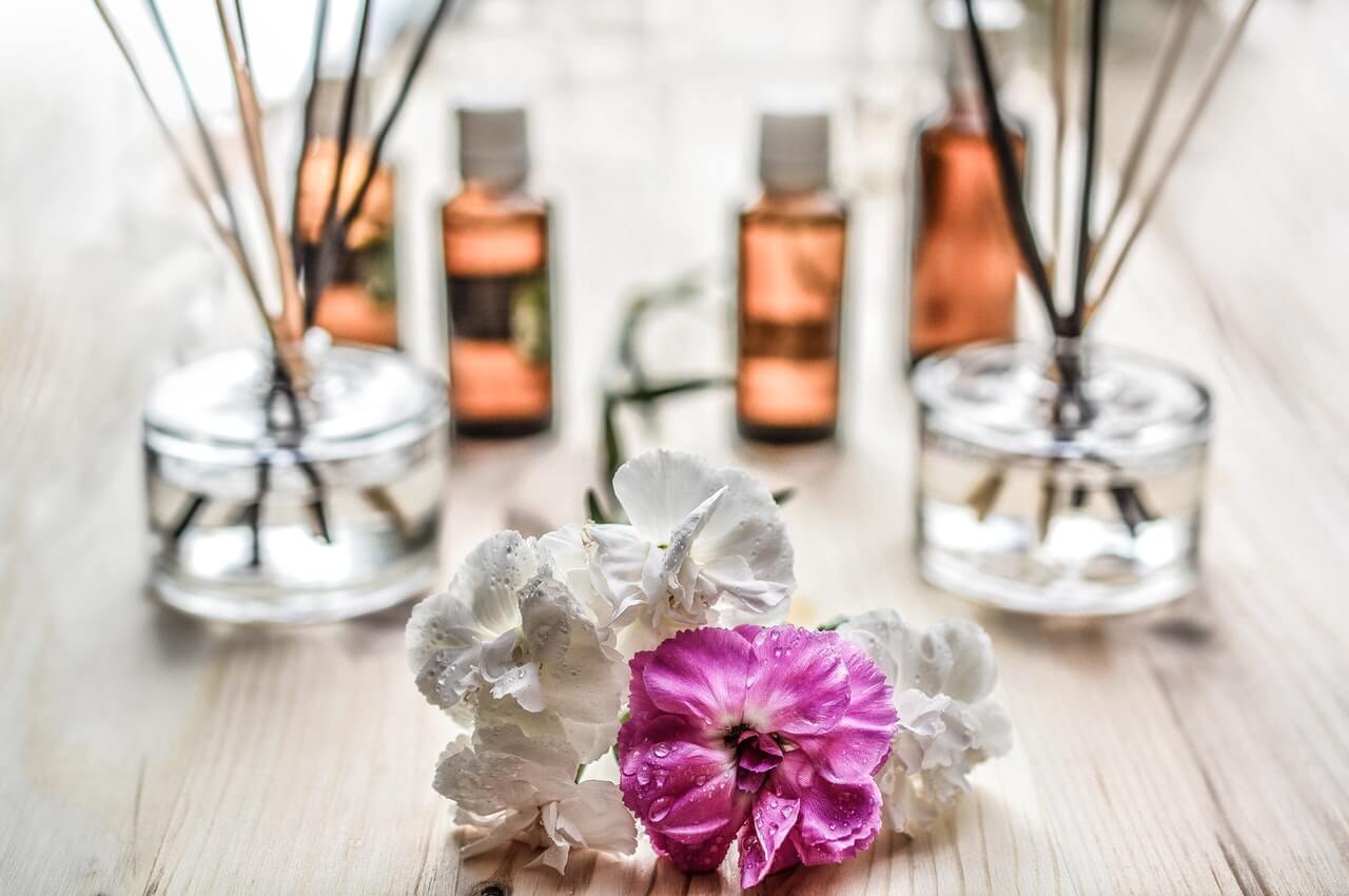 Discover the charm of essential oils and use them in your home
