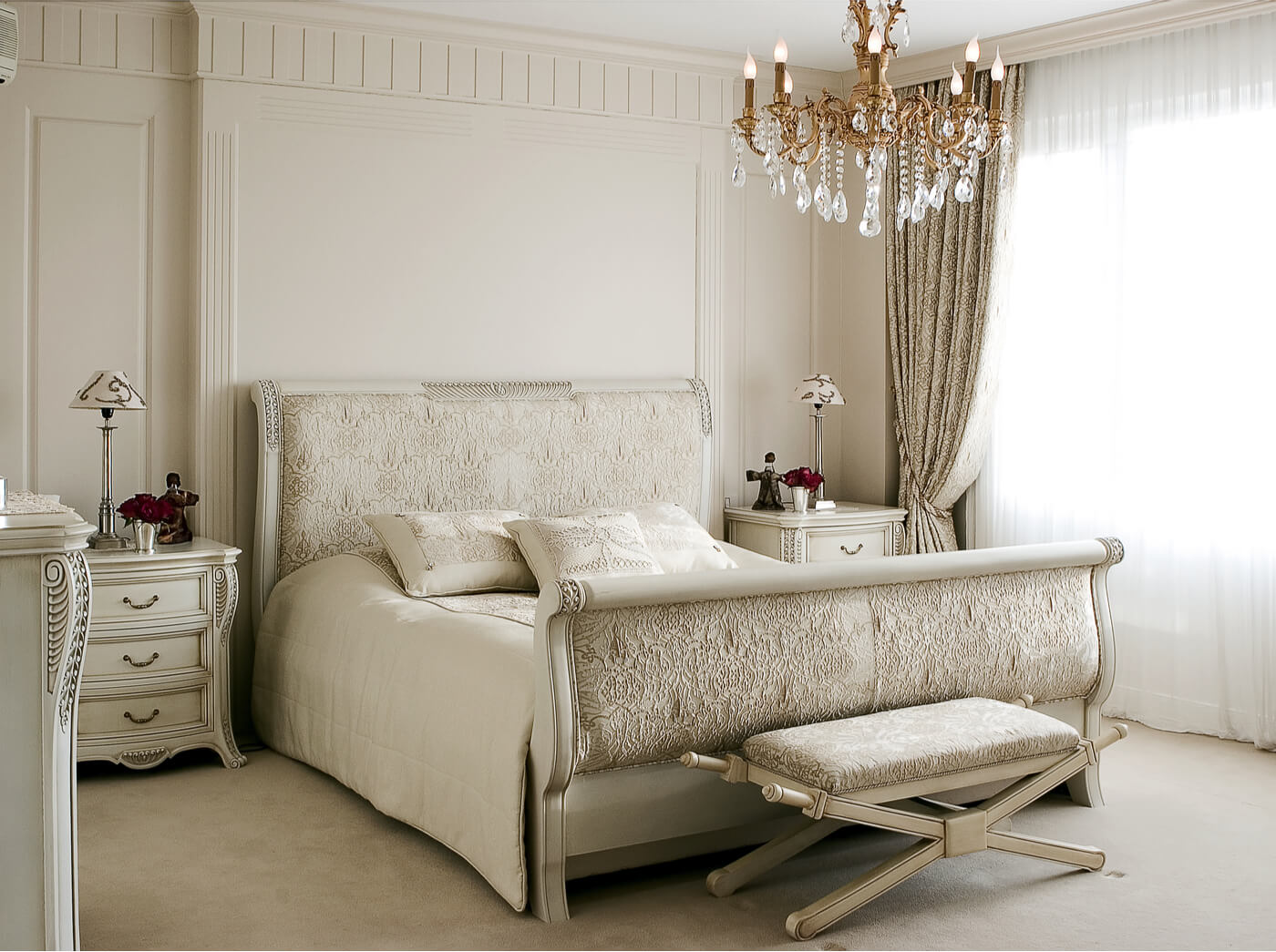 Dormitorio clásico y romántico