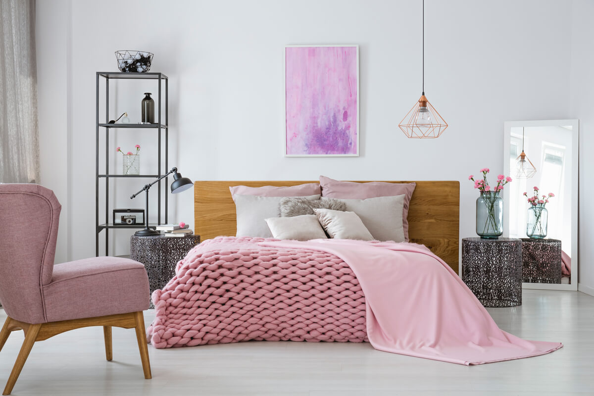 Metti la tua camera da letto in modalità invernale con questi suggerimenti per la decorazione