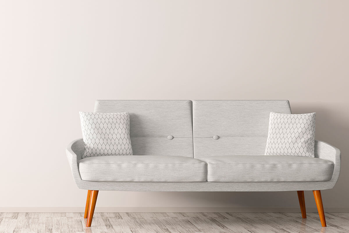 Para acertar en la compra del sofá, elige una estructura de buena madera.