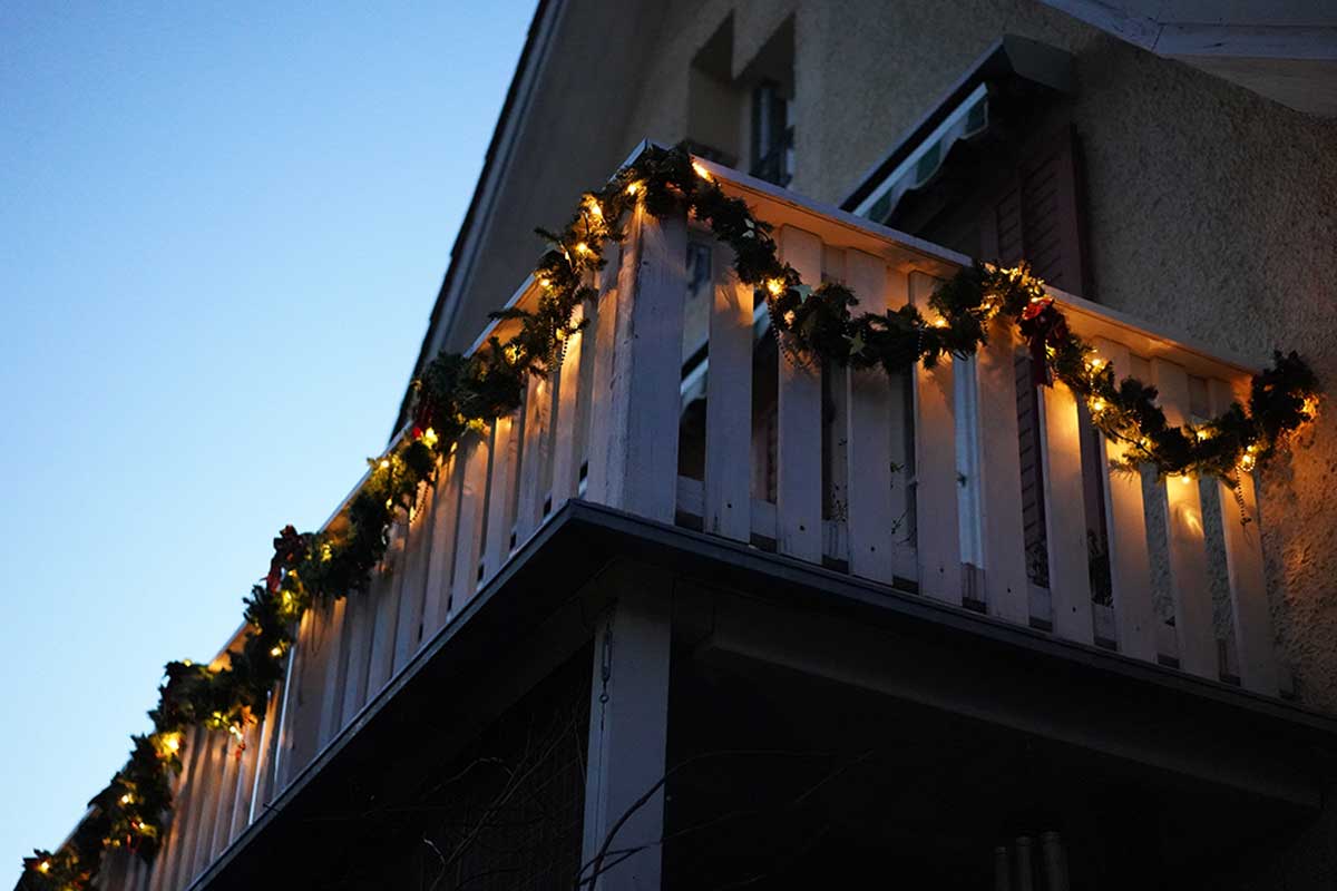 por favor confirmar coser Censo nacional Cómo decorar los balcones en Navidad? 6 ideas - Decor Tips