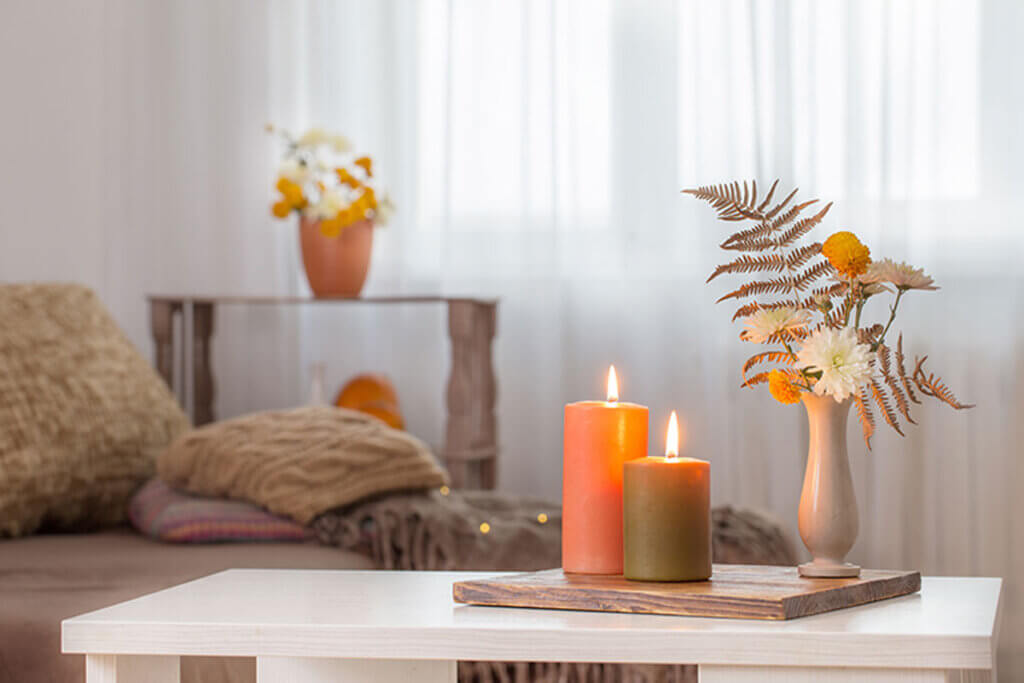 Candles are an important part of cozy decoration.