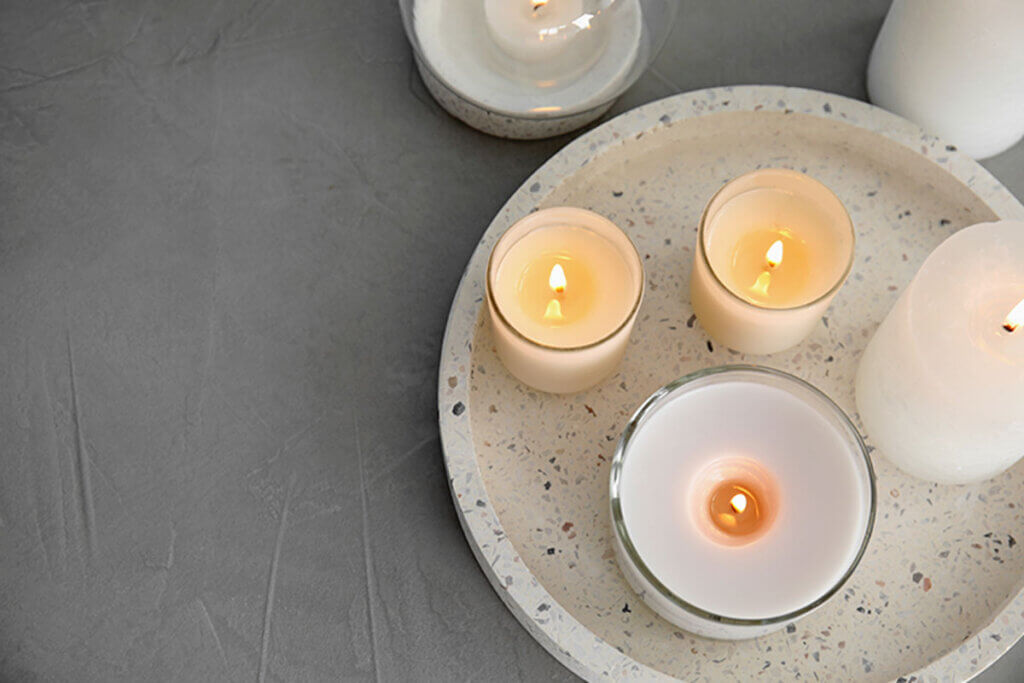 A great idea is to decorate the trays with candles.