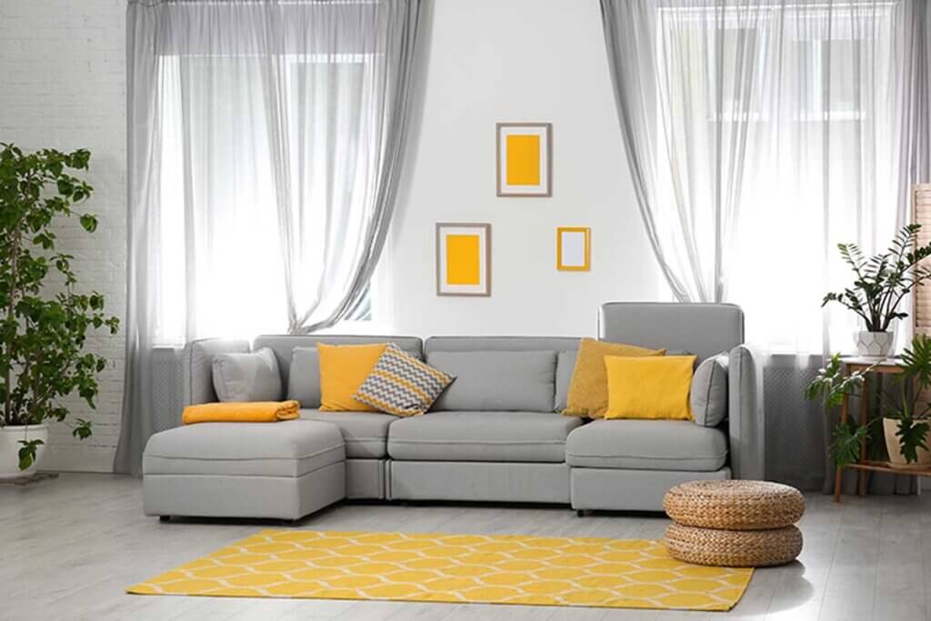 Yellow and gray is a beautiful combination.