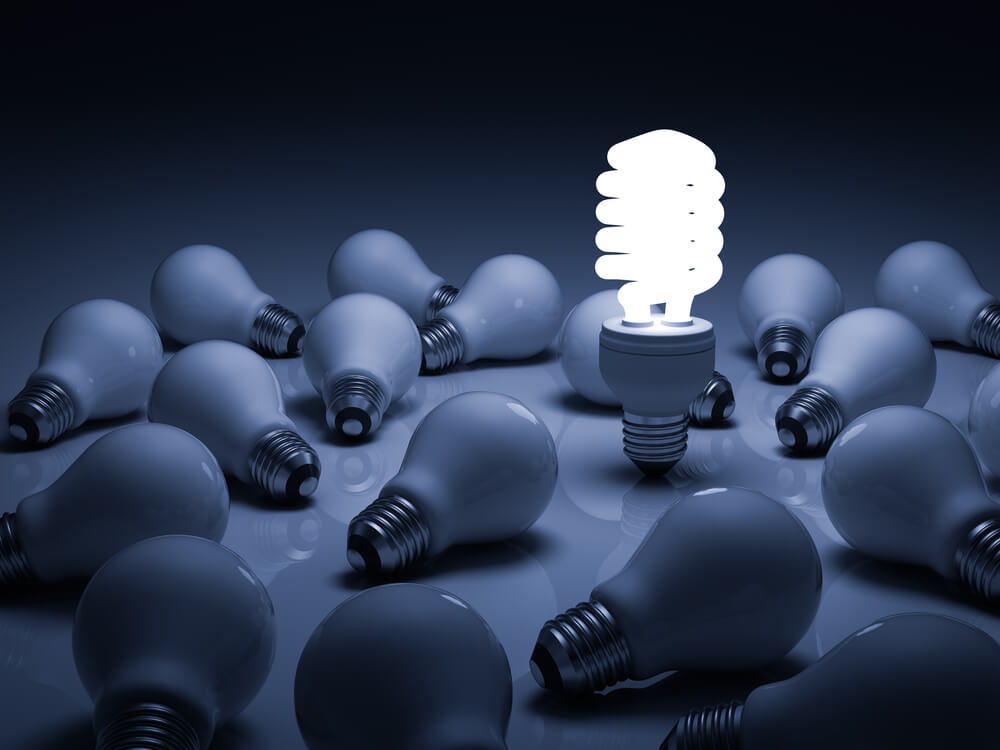 Las bombillas fluocompactas son uno d elos tipos de bombillas que tienen un bajo costo y una vida útil muy prolongada.