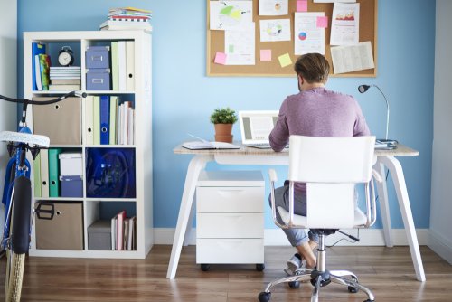4 suggerimenti per scegliere la sedia da scrivania perfetta
