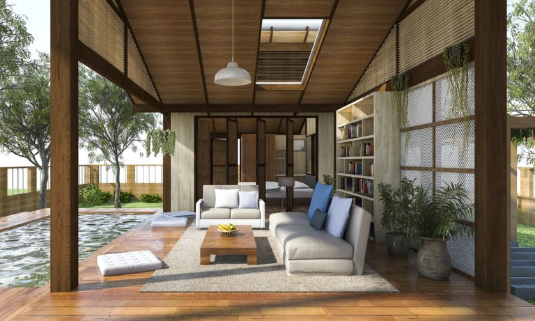veranda aperta con divano basso veneziane e piscina