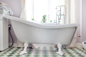 La tendenza delle vasche da bagno antiche per il bagno