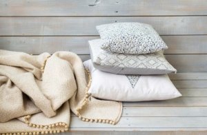 Trasformare il divano: rinnovare vecchi cuscini