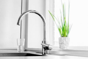 2 tipi di rubinetti che filtrano e mineralizzano l'acqua