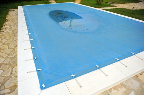 Tela plastificata per proteggere la piscina