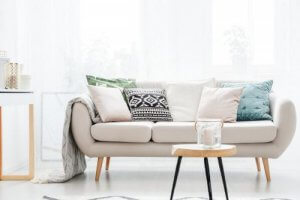 Il divano beige, un elemento facile da abbinare